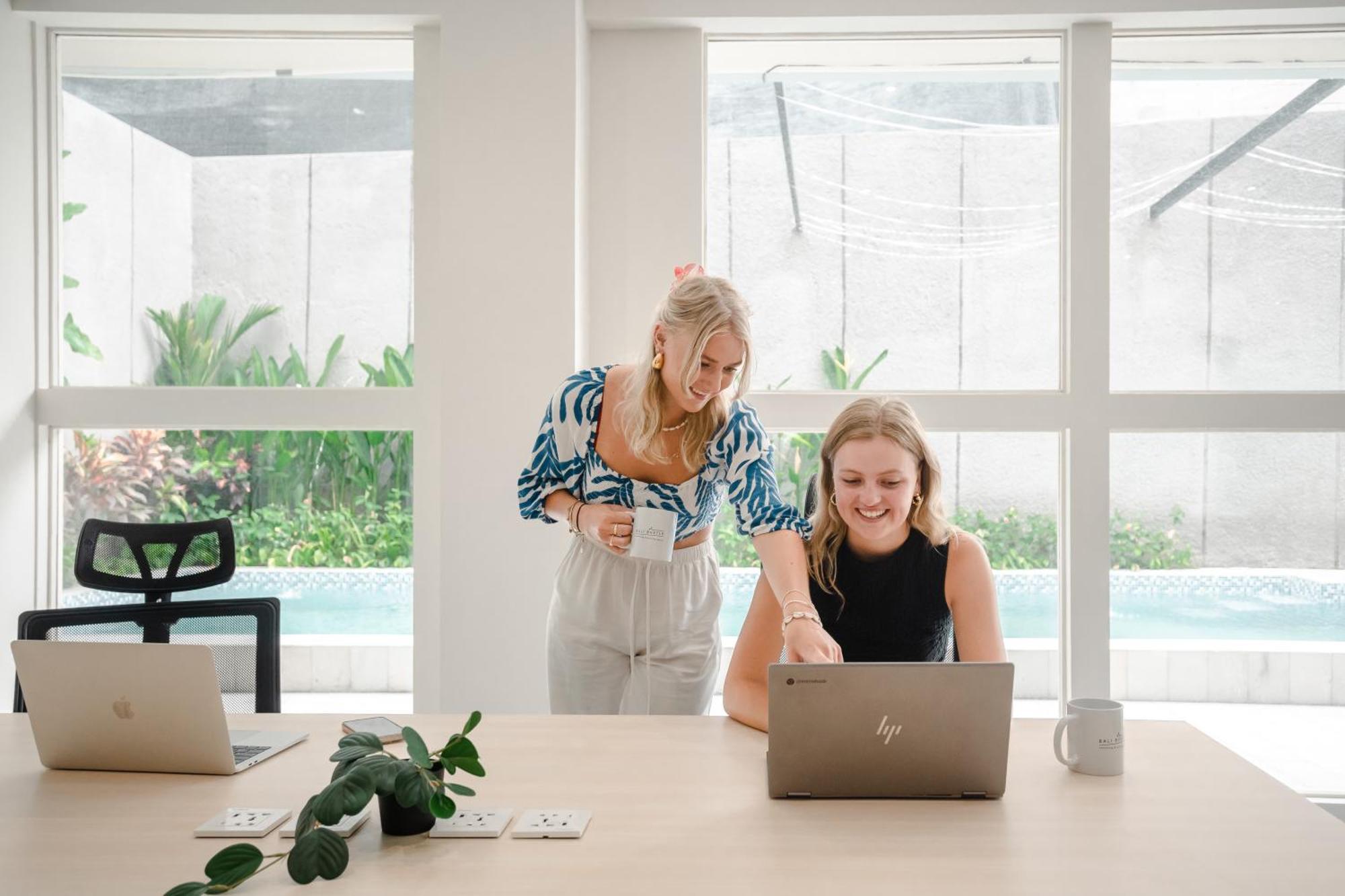 Bali Bustle Sunset Coliving And Coworking Space レギャン エクステリア 写真